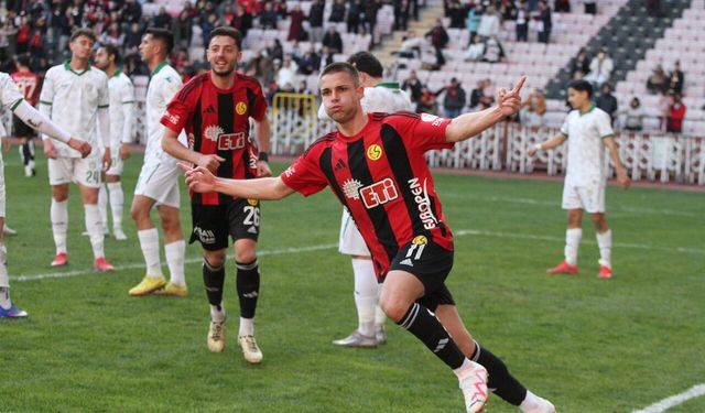 Es-Es'te Batuhan'ın topa dokunması bile yetiyor