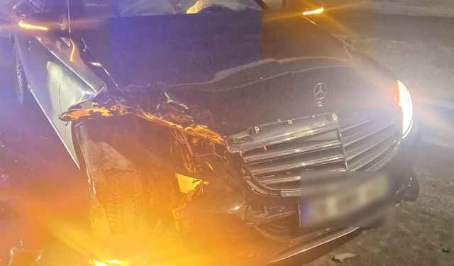 Eskişehir-Kütahya yolunda otomobiller çarpıştı: 3 yaralı