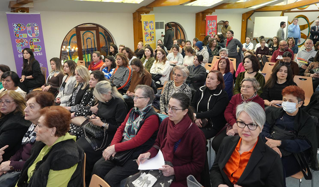 Eskişehir'de “Kadın Olmak Paneli” düzenlendi