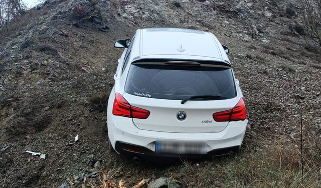 Eskişehir'de kontrolden çıkan otomobil bariyere çarptı