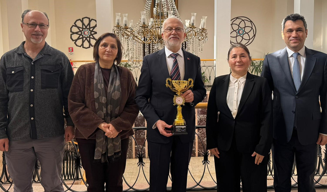 Eskişehir'de sağlık çalışanları Yaşar Bildirici'yle buluştu