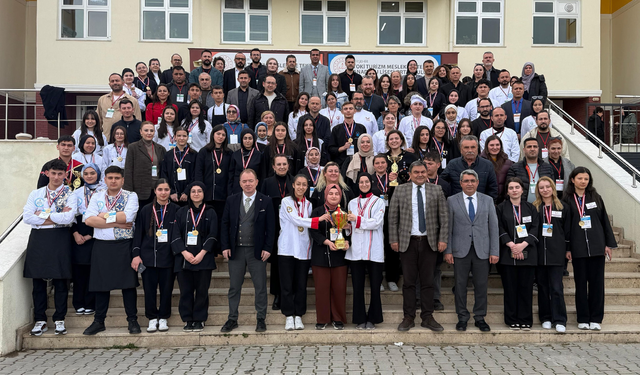 Eskişehirli öğrenciler gastronomi yarışmasına damga vurdu