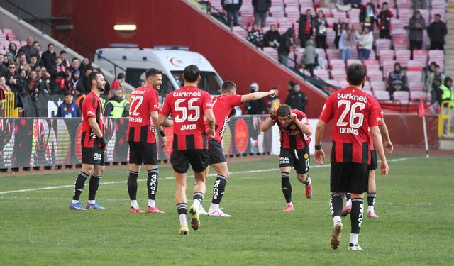 Eskişehirsporlu oyuncuların kutlaması tribünleri coşturdu