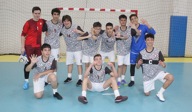 Futsal Turnuvası’nda gençler kapışıyor