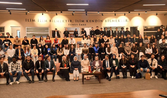 Gençlik ve Spor Bakan Yardımcısı Gürsoy öğrencilerle bir araya geldi