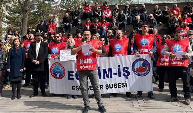 Eğitim-İş'ten Yusuf Tekin'e istifa çağrısı