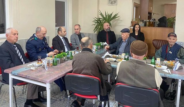 Kaymakam Sayın'dan Ramazan Bayramı'nda huzurevi ziyareti