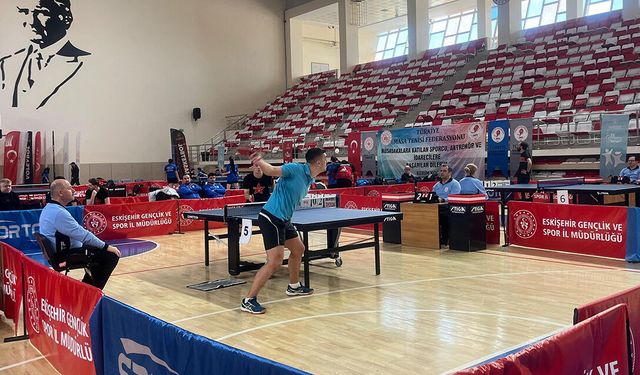 Eskişehir'de masa tenisi coşkusu yaşandı