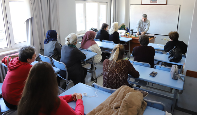 Eskişehir'de kadınlara “Evde Tamir Kursu” verildi
