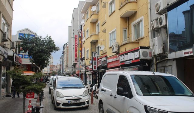 Eskişehir’de hatalı araç parkı trafiği durdurdu