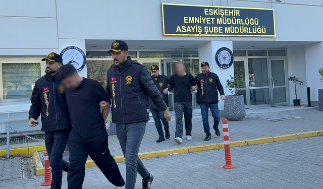 Eskişehir’de bıçaklı kavga can aldı: 3 şüpheli adliyeye sevk edildi