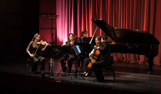 Eskişehir'de dinleyiciler unutulmaz bir akşam yaşadı