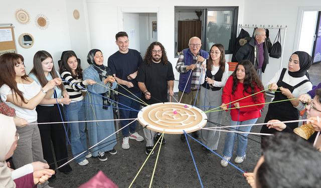 Eskişehir'de gençler ve yaşlılar birlikte keyifli vakit geçirdi