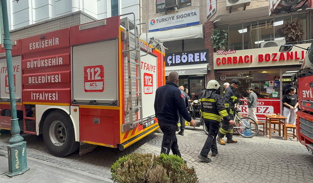 Eskişehir’de iş hanında çıkan yangın panik yarattı