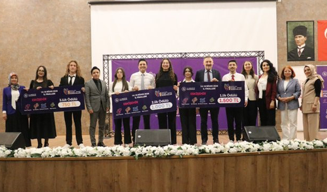 Eskişehir'de şairler birbirleriyle yarıştı