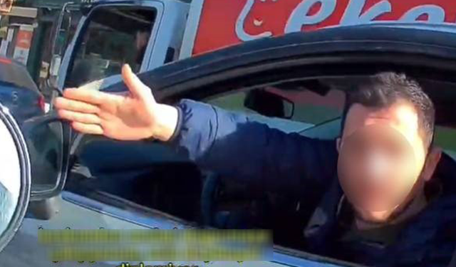 Eskişehir'de trafikte tansiyon yükseldi: Gergin anlar kamerada!