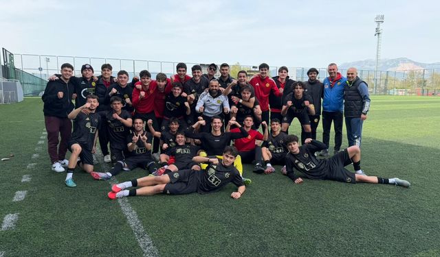 Eskişehirspor U19 Arnavutköy karşısında