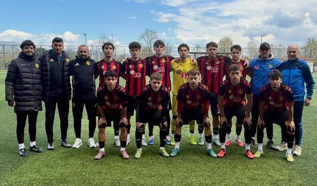 Eskişehirspor'un gençleri saat sayıyor
