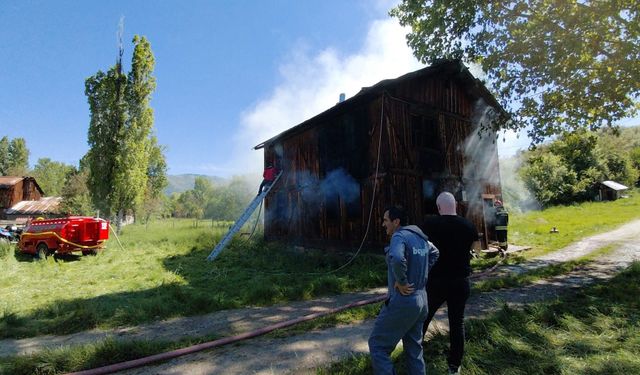 Bolu'da çıkan yangın panik yarattı
