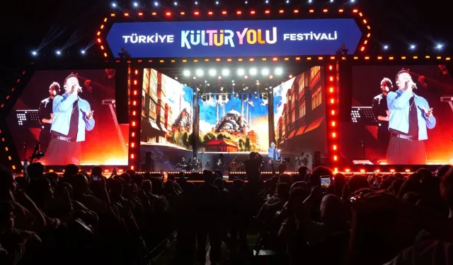 Eskişehir Kültür Yolu Festivali coşkusu: Oğuzhan Koç’a yoğun ilgi