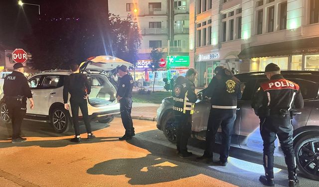 Eskişehir'de 265 şahıs ve 90 araç kontrol edildi