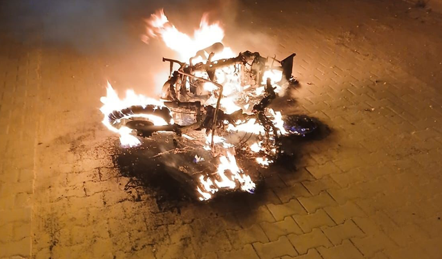 Eskişehir’de ailesine kızıp motosikletini ateşe verdi