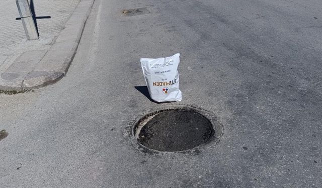 Eskişehir’de çöken rögar kapağına poşetli önlem