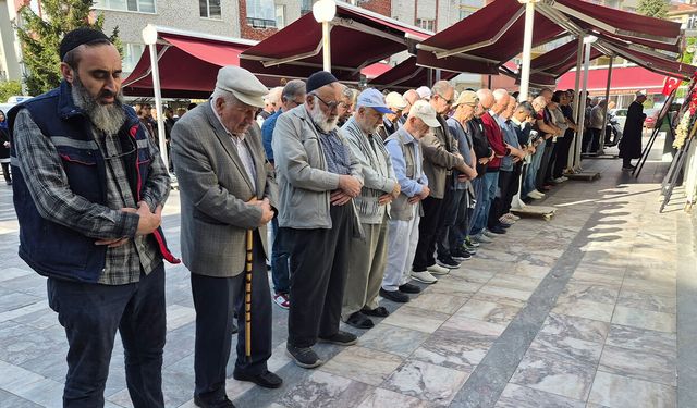 Eskişehir'de feci kazada hayatını kaybeden kadına acı veda