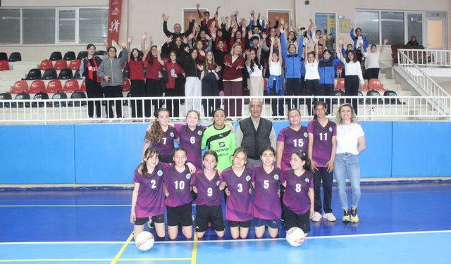 Eskişehir’de futsal heyecanı sürüyor