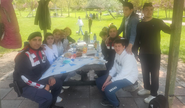 Eskişehir'de özel çocuklara moral pikniği
