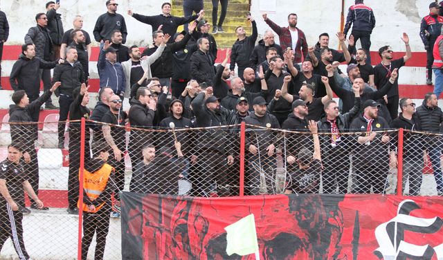 Eskişehirspor taraftarı Ayvalık’ta takımını yalnız bırakmadı