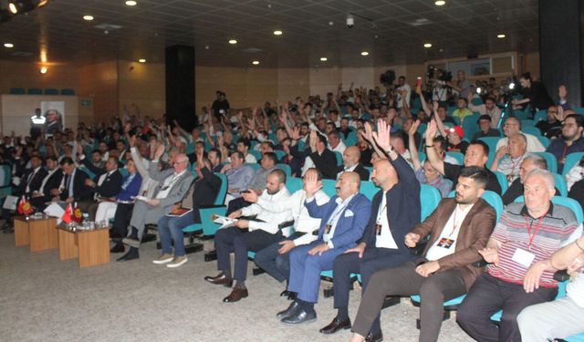 318 delegenin gelmesi gerekiyor