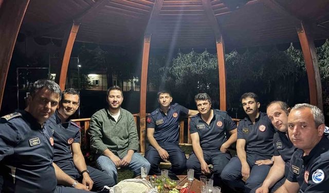Eskişehir'de otomobile asılan yazı kedilerin hayatını kurtardı