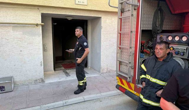 Eskişehir'de yangın alarmı: 2 kişi hastaneye kaldırıldı