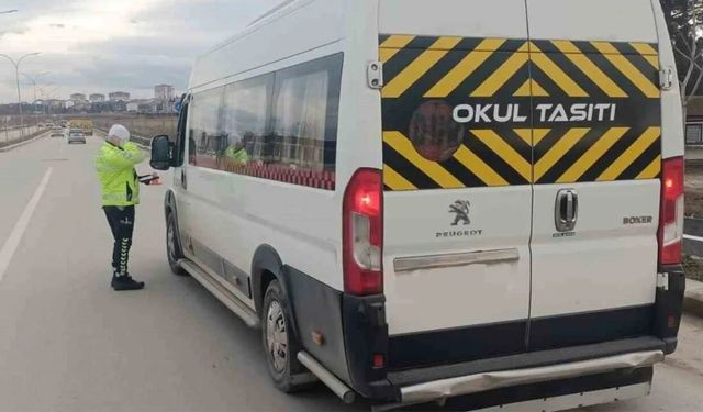 Eskişehir’de trafikte sıkı denetim: 60 servis aracı denetlendi