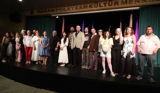 Eskişehir'de "Duygu Tamirhanesi" izleyiciyle buluştu