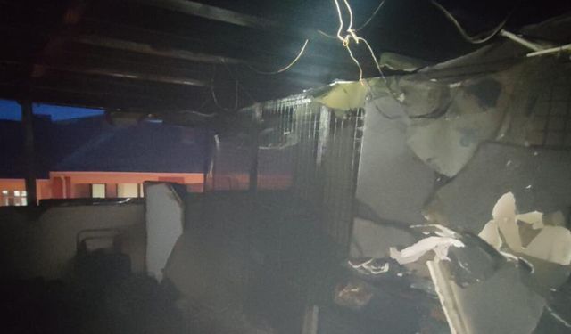 Eskişehir'de 3 katlı binanın terasında yangın paniği