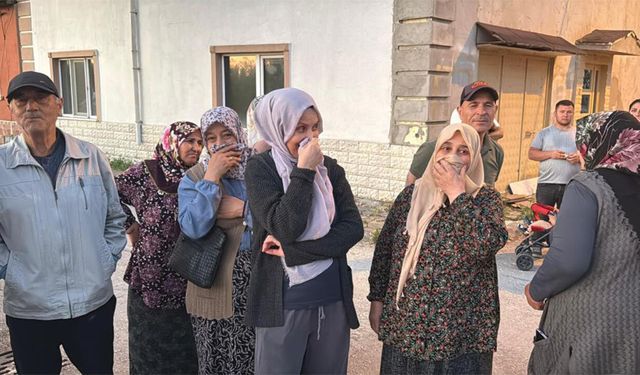 Eskişehir’de açıkta bırakılan gübre mahalleliyi rahatsız etti