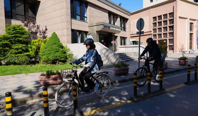 Eskişehir’de bisiklet seferberliği: Belediye personeli güne pedallayarak başladı
