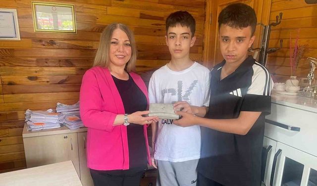 Eskişehir'de çocuklardan örnek davranış