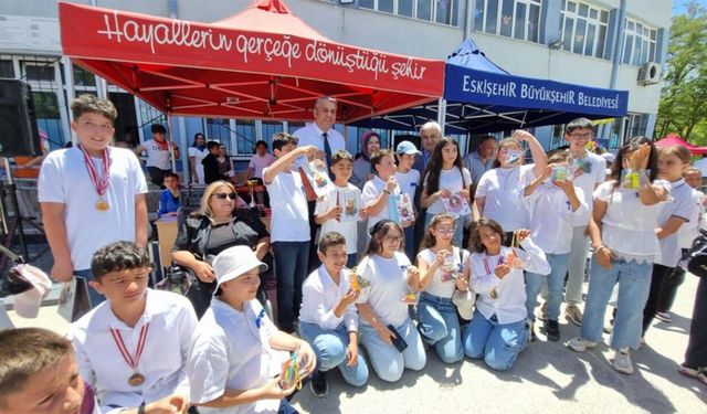 Eskişehir'de mavi kapaklar sayesinde 4 tekerlekli sandalye sahiplerini buldu
