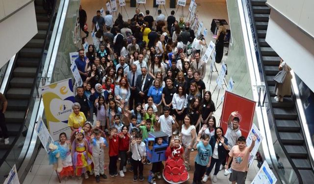 Eskişehir'de "Etwinning İyi Örnekler Sergisi" kapılarını açtı