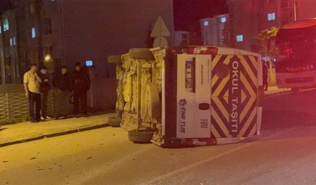 İşçi servisine otomobil çarptı: 7 kişi yaralandı