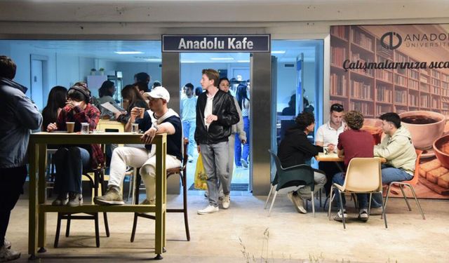 Anadolu Üniversitesi’nden finallere sıcak destek