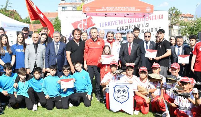Eskişehir’de Gençlik ve Spor Şöleni coşkusu