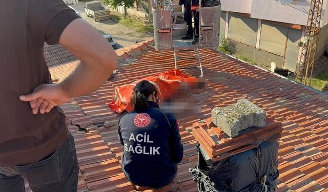 Tamir için çatıya çıktı: Canından oldu