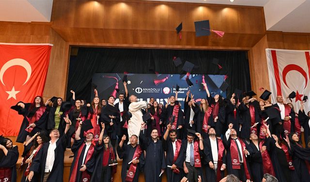 Anadolu Üniversitesi KKTC mezunları kep attı