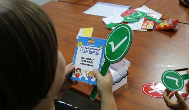 Eskişehir'de çocuklar ESMEK Yaz Atölyeleri'nde su tasarrufunu eğlenerek öğreniyor