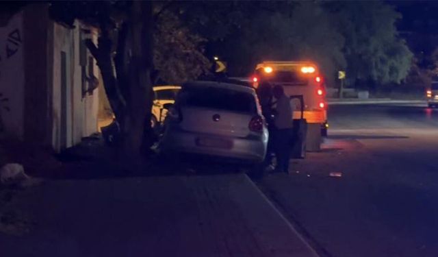 Eskişehir'de sürücü gaz-fren karıştırdı, araç ağaca çarptı