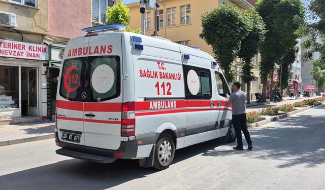 Eskişehir'de tramvay durağında bıçaklı kavga: "Ben ablamın namusunu çöpte mi buldum?"